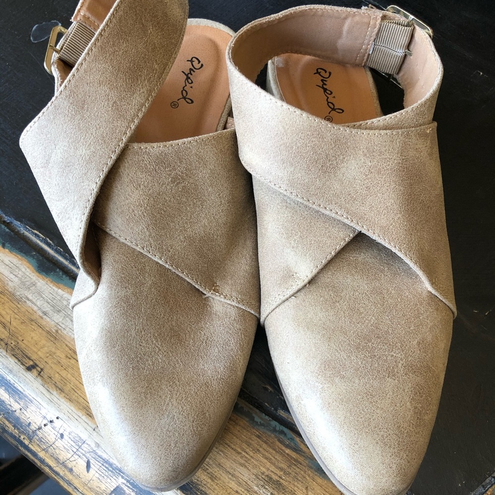 Qupid buckle wrap flats